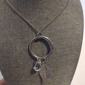 Elegant Silver Pendant Necklace With Leaf And Crystal Charms 24"